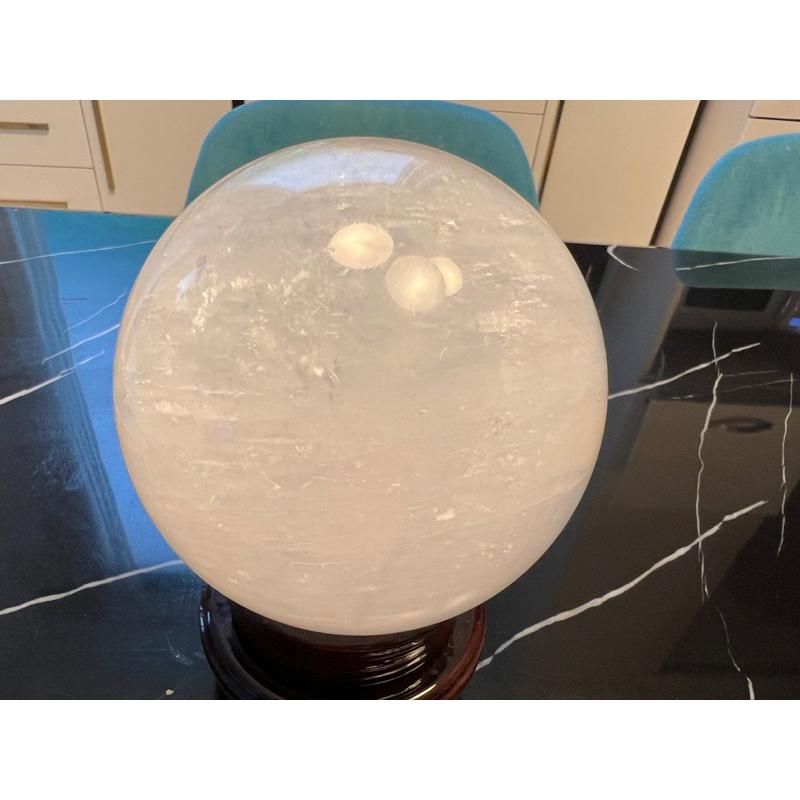 天然七彩光彩色膠花白水晶球擺件附底座開光發財咒五帝錢115.5mm-細節圖6