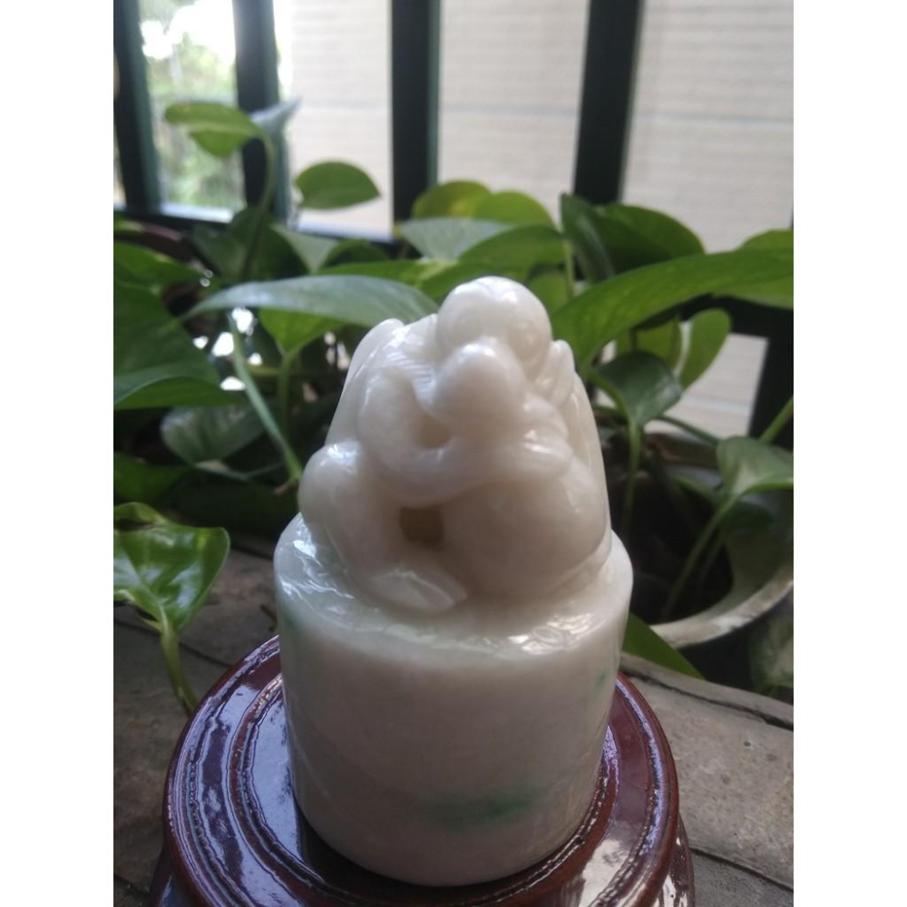 天然玉石緬甸玉硬玉A貨翡翠白底青猴獻桃印章擺件手把件把玩送底座67.6*43mm好運將至珠寶寶石首飾飾品-細節圖3