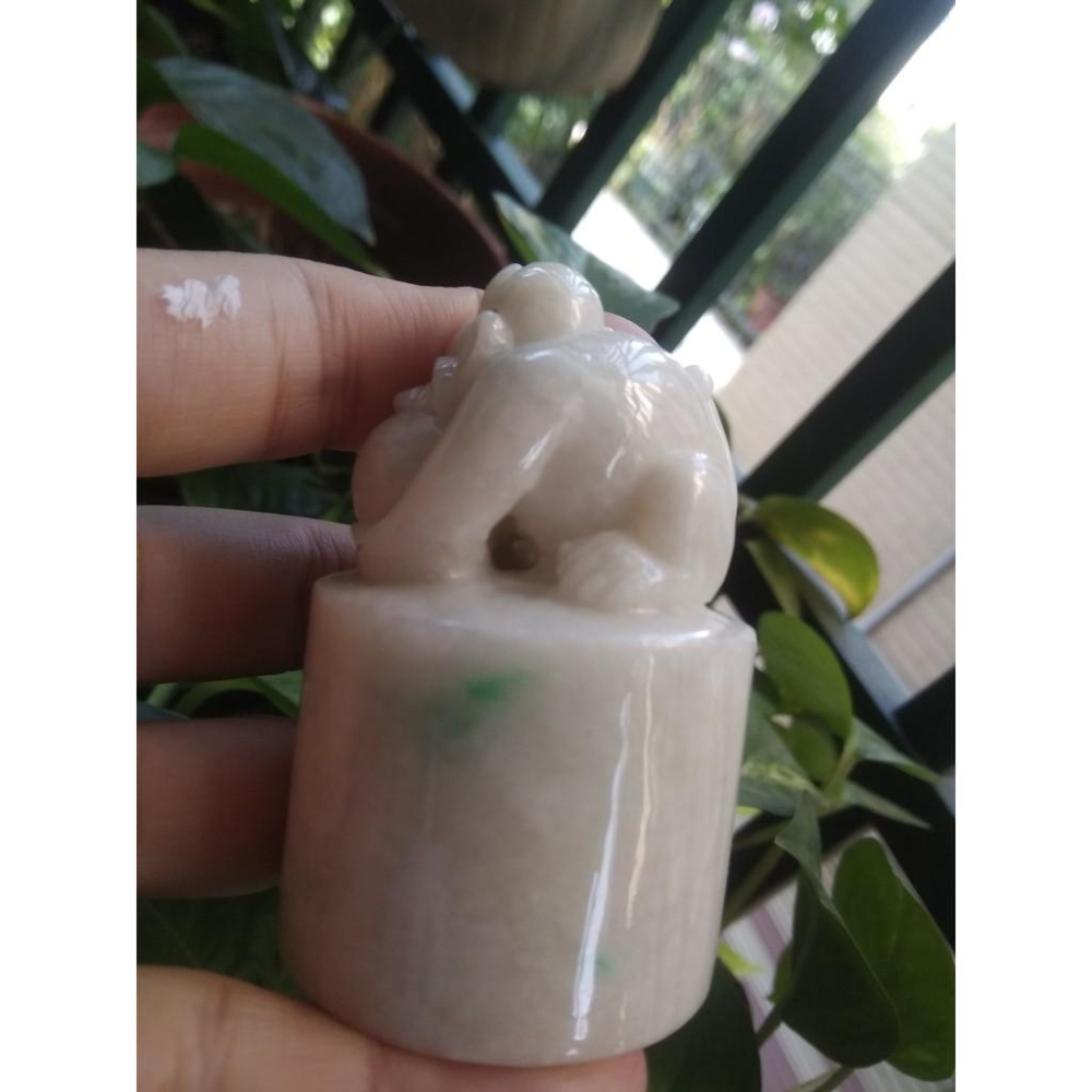 天然玉石緬甸玉硬玉A貨翡翠白底青猴獻桃印章擺件手把件把玩送底座67.6*43mm好運將至珠寶寶石首飾飾品-細節圖6