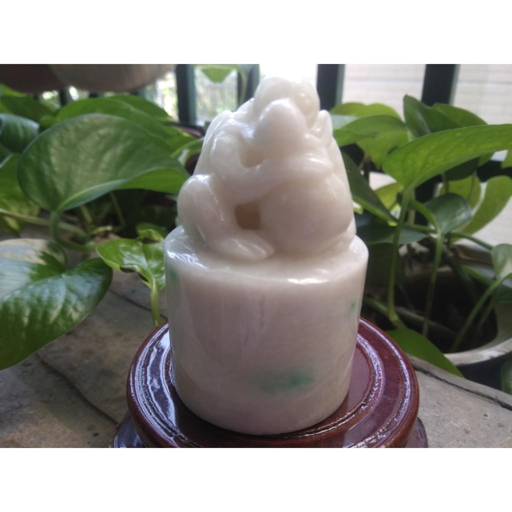 天然玉石緬甸玉硬玉A貨翡翠白底青猴獻桃印章擺件手把件把玩送底座67.6*43mm好運將至珠寶寶石首飾飾品-細節圖7