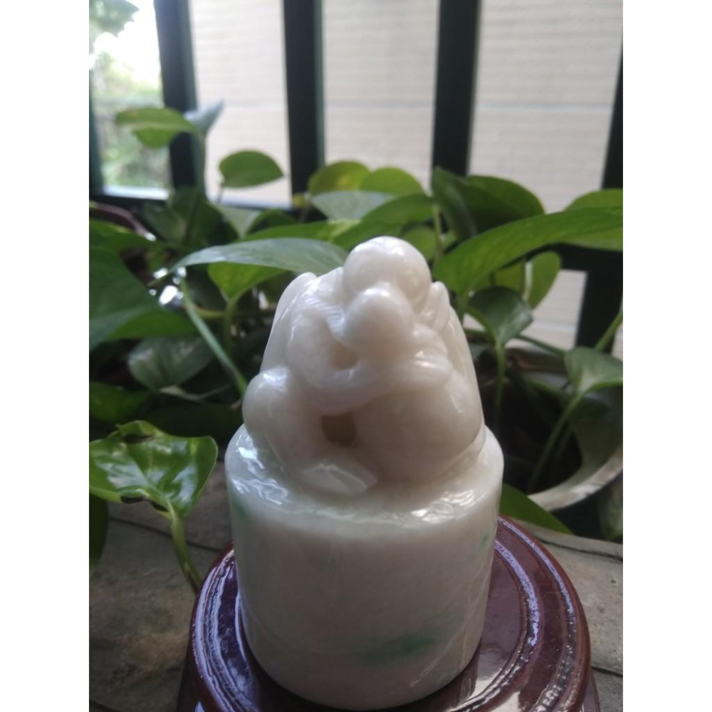 天然玉石緬甸玉硬玉A貨翡翠白底青猴獻桃印章擺件手把件把玩送底座67.6*43mm好運將至珠寶寶石首飾飾品-細節圖9
