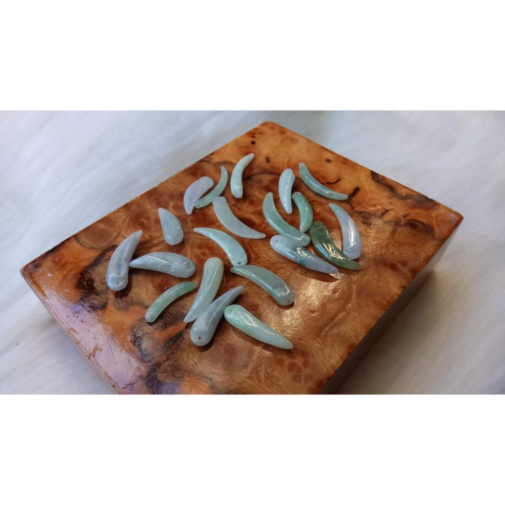 打包出一份20顆/38g翡翠辣椒造型可鑲嵌成耳環吊墬墬子正品天然水晶珠寶玉石首飾飾品-細節圖3