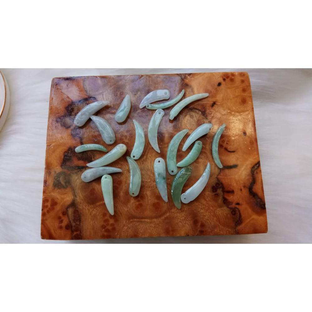 打包出一份20顆/38g翡翠辣椒造型可鑲嵌成耳環吊墬墬子正品天然水晶珠寶玉石首飾飾品-細節圖4