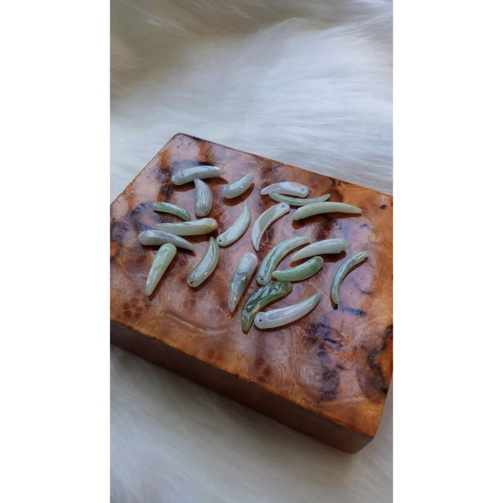 打包出一份20顆/38g翡翠辣椒造型可鑲嵌成耳環吊墬墬子正品天然水晶珠寶玉石首飾飾品-細節圖7