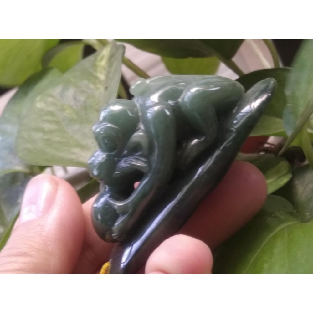天然玉石緬甸玉硬玉A貨翡翠老藍水油青猴擺件手把件把玩送底座62.8*25*35.6mm好運將至珠寶寶石首飾飾品-細節圖6