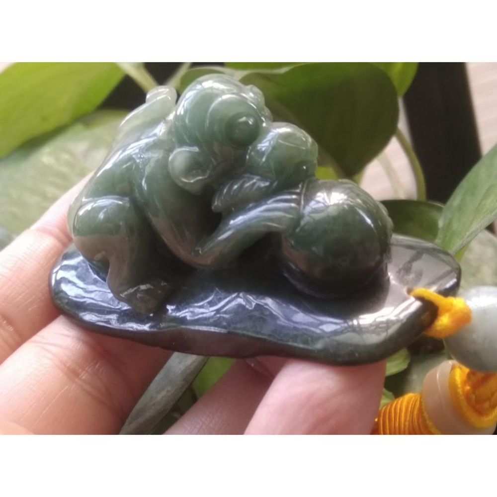 天然玉石緬甸玉硬玉A貨翡翠老藍水油青猴擺件手把件把玩送底座62.8*25*35.6mm好運將至珠寶寶石首飾飾品-細節圖8