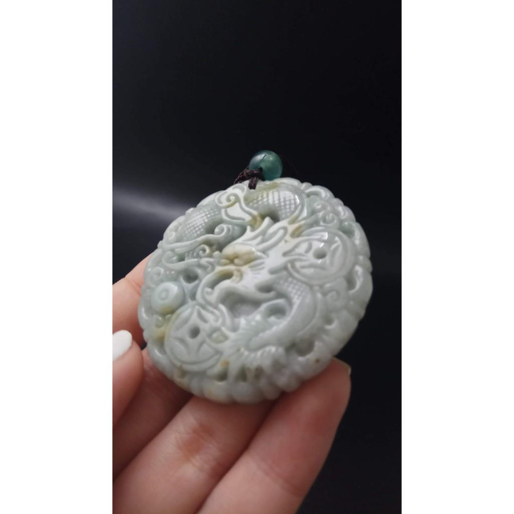 天然龍牌玉石硬玉A貨翡翠精雕50*6.3mm吊墬玉珮墬子玉墬掛件招財平安珠寶寶石首飾飾品-細節圖4