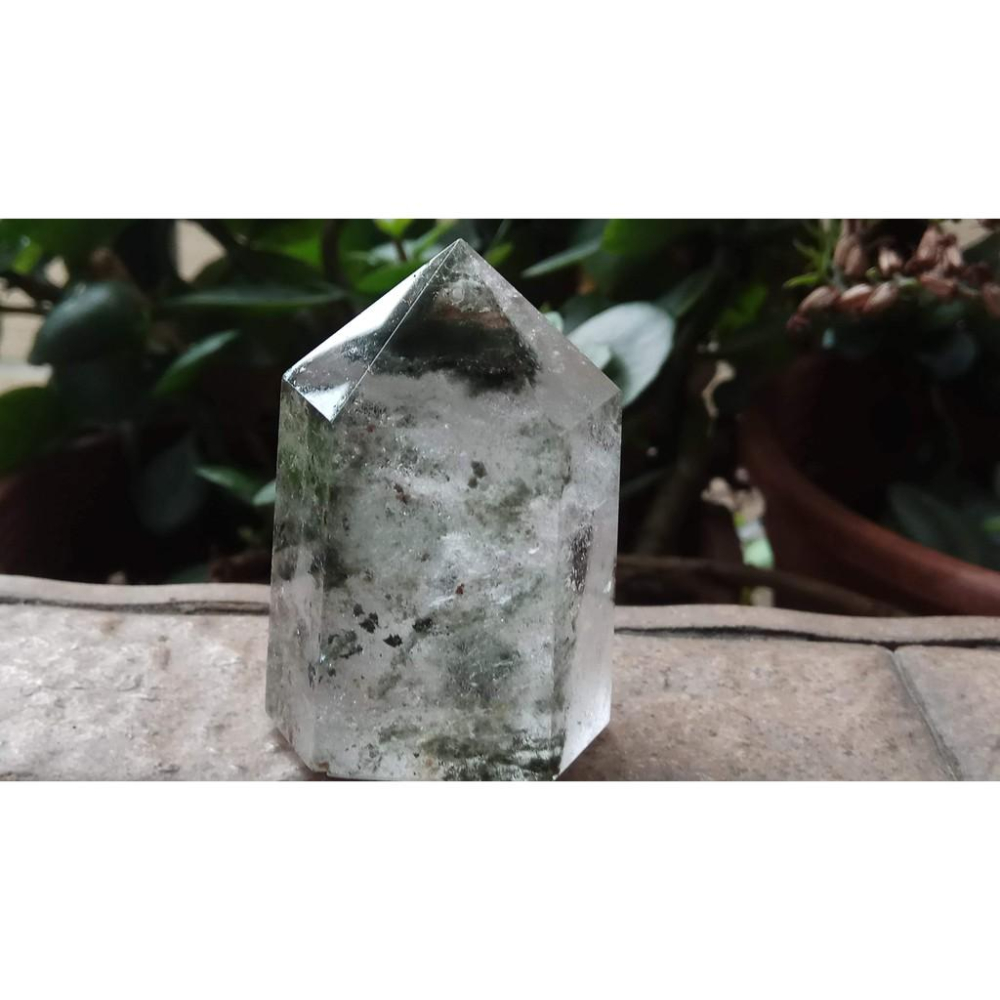 天然水晶四季彩色紅綠幽靈風景石膠花共生鬼佬財神吊墬墬子項鍊掛件晶柱晶簇擺件風水擺飾珠寶玉石首飾飾品寶石53mm高-細節圖3