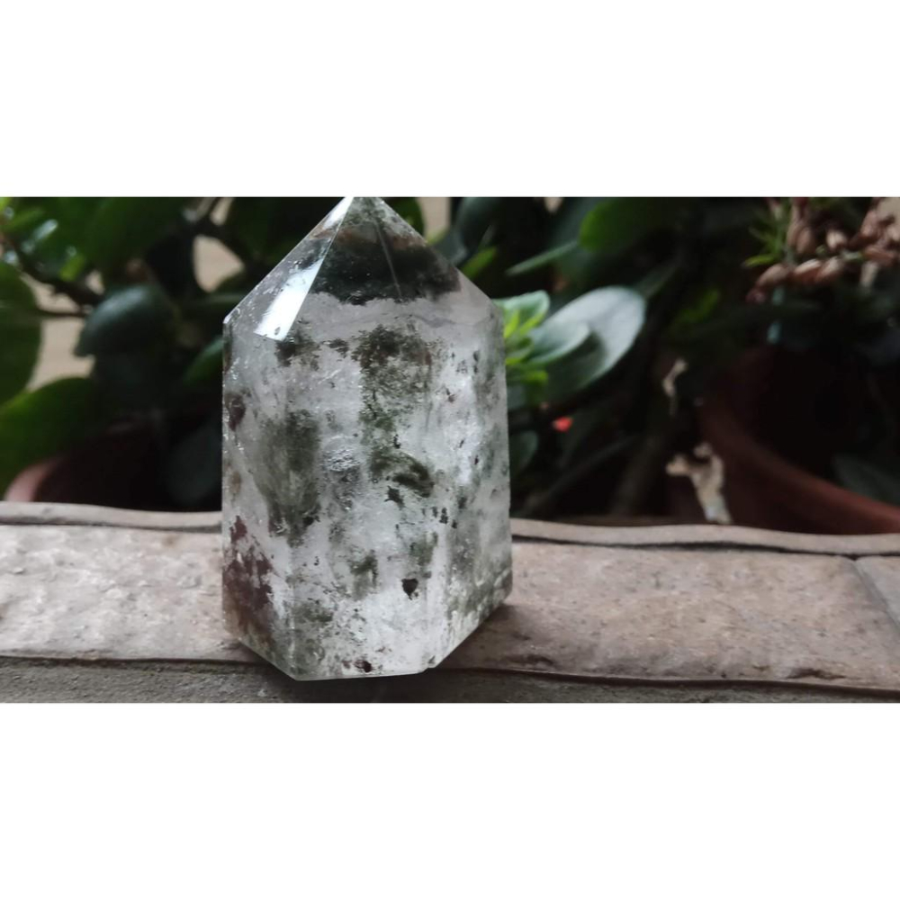 天然水晶四季彩色紅綠幽靈風景石膠花共生鬼佬財神吊墬墬子項鍊掛件晶柱晶簇擺件風水擺飾珠寶玉石首飾飾品寶石53mm高-細節圖9