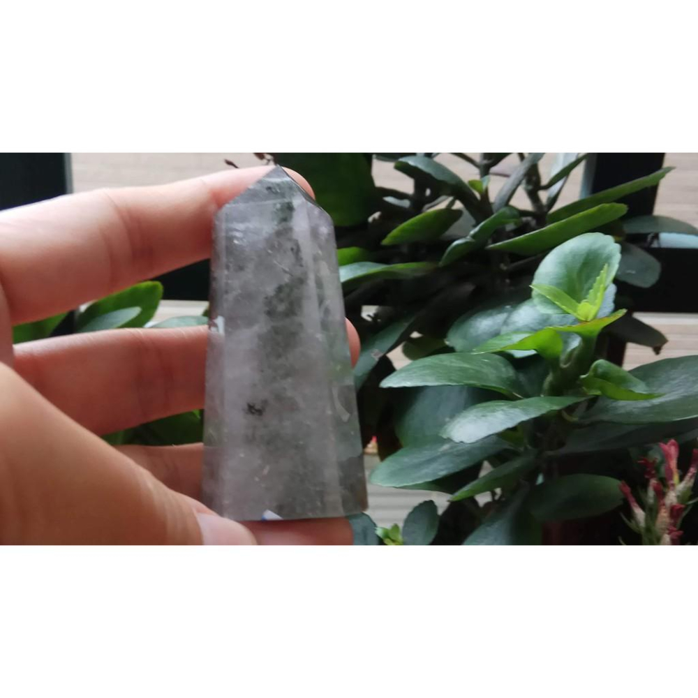 天然水晶四季彩色紅綠幽靈風景石膠花共生鬼佬財神吊墬墬子項鍊掛件晶柱晶簇擺件風水擺飾珠寶玉石首飾飾品寶石67mm高-細節圖6