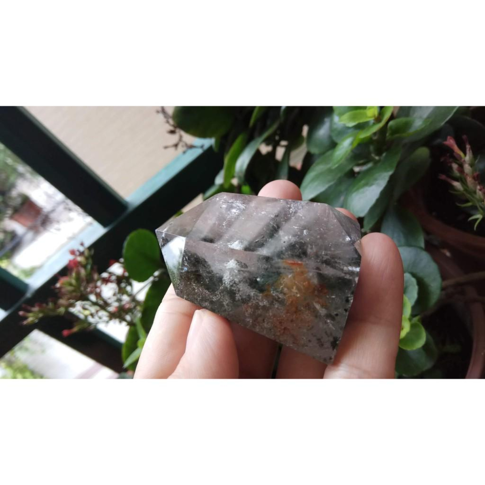 天然水晶四季彩色紅綠幽靈風景石膠花共生鬼佬財神吊墬墬子項鍊掛件晶柱晶簇擺件風水擺飾珠寶玉石首飾飾品寶石58.6mm-細節圖6