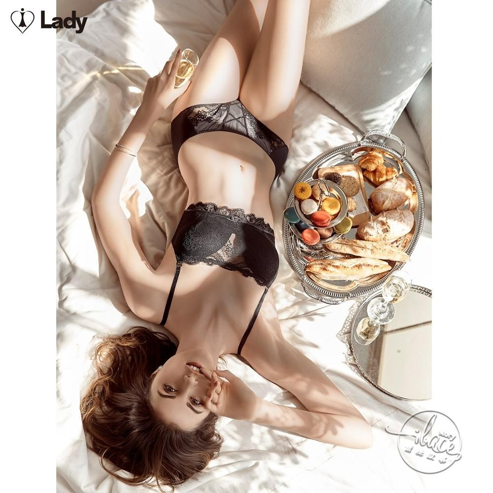 LADY 蝴蝶美背系列 蕾絲中腰三角褲 (紫夜黑)-細節圖3