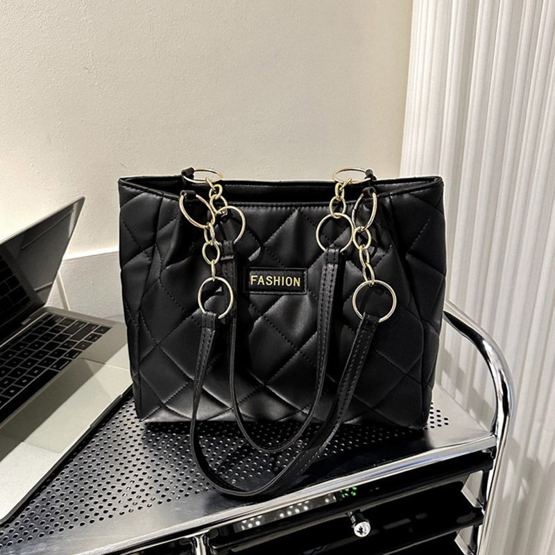 (當日出貨)肩背包 托特包 菱格鏈帶托特包 大容量托特包 菱格包 手提包 鏈帶包 時尚單肩包 潮流托特包(YA020)-細節圖7