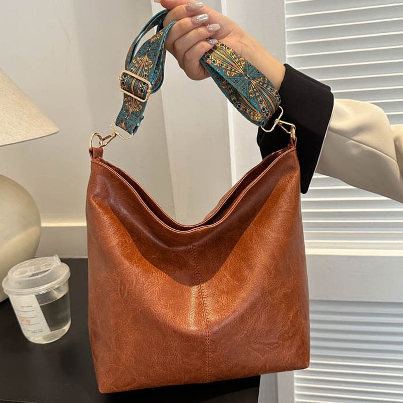 (當日出貨)寬帶單肩包 寬帶包 民族風 復古包包 高級質感 托特包 大容量水桶包 通勤單肩包(YA024)-細節圖4