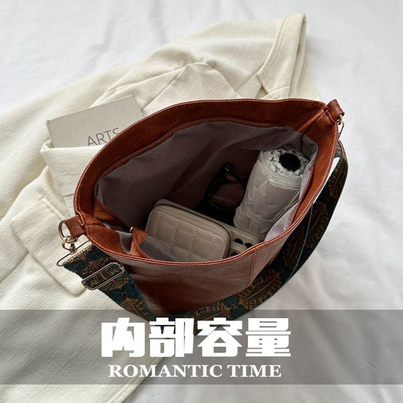 (當日出貨)寬帶單肩包 寬帶包 民族風 復古包包 高級質感 托特包 大容量水桶包 通勤單肩包(YA024)-細節圖5