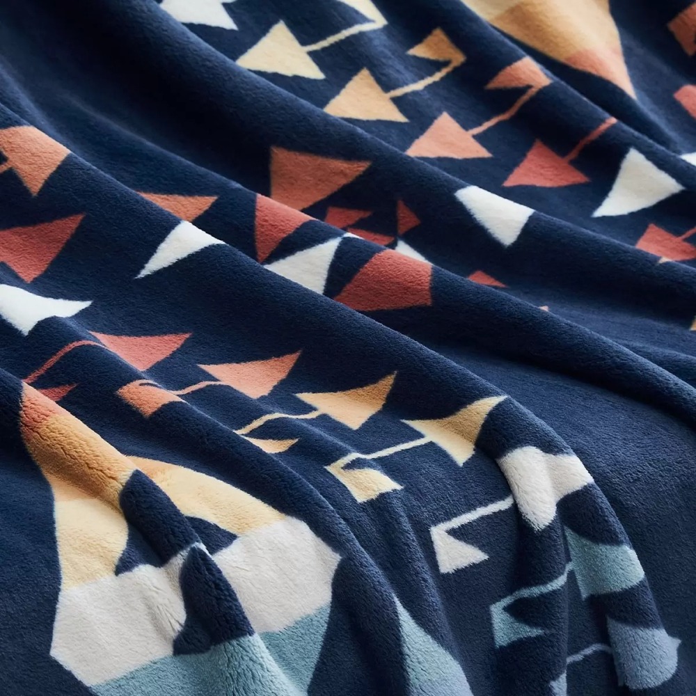 台中小蜜蜂美式賣場代購 (開發票統編) Pendleton 舒適毯 毯子 毛毯 懶人毯 保暖毯 127x177cm-細節圖7