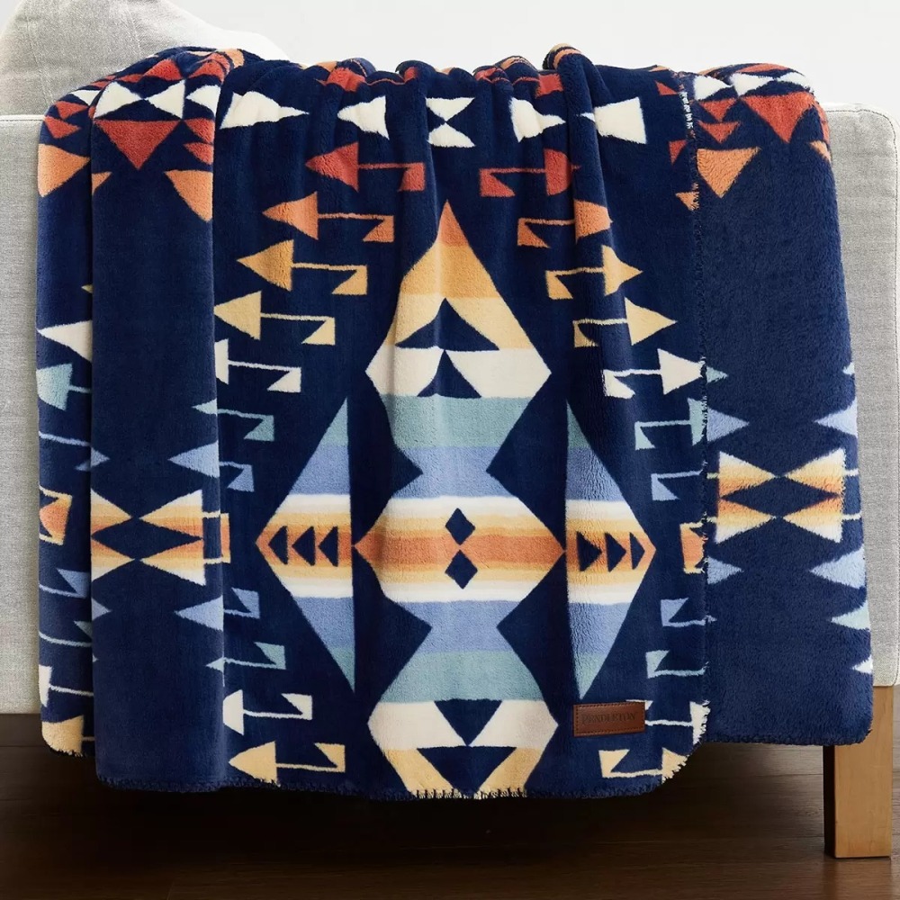 台中小蜜蜂美式賣場代購 (開發票統編) Pendleton 舒適毯 毯子 毛毯 懶人毯 保暖毯 127x177cm-細節圖8