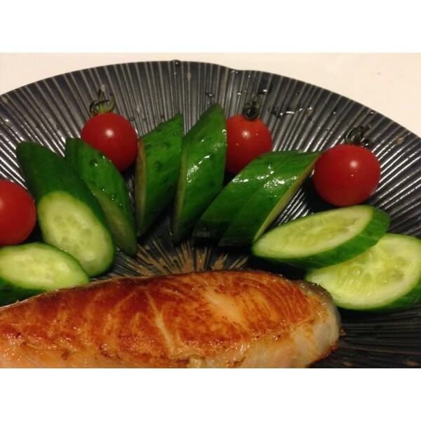 ~* 平安喜樂 *~日本製 美濃燒珠露 千段十草 5入 中深盤 大盤子菜盤深碟 花型 黑色 紙盒裝 禮物 60618-細節圖4