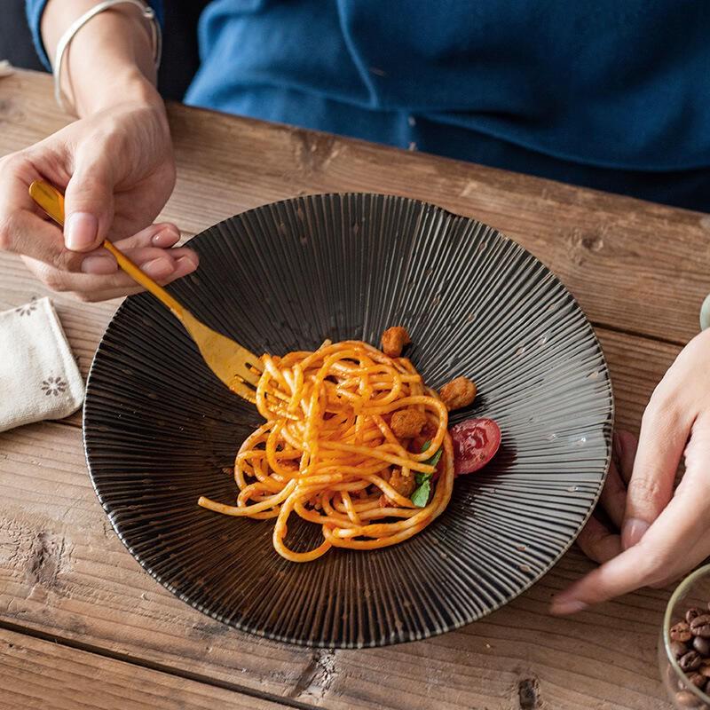 ~* 平安喜樂 *~日本製 美濃燒珠露 千段十草 5入 中深盤 大盤子菜盤深碟 花型 黑色 紙盒裝 禮物 60618-細節圖5