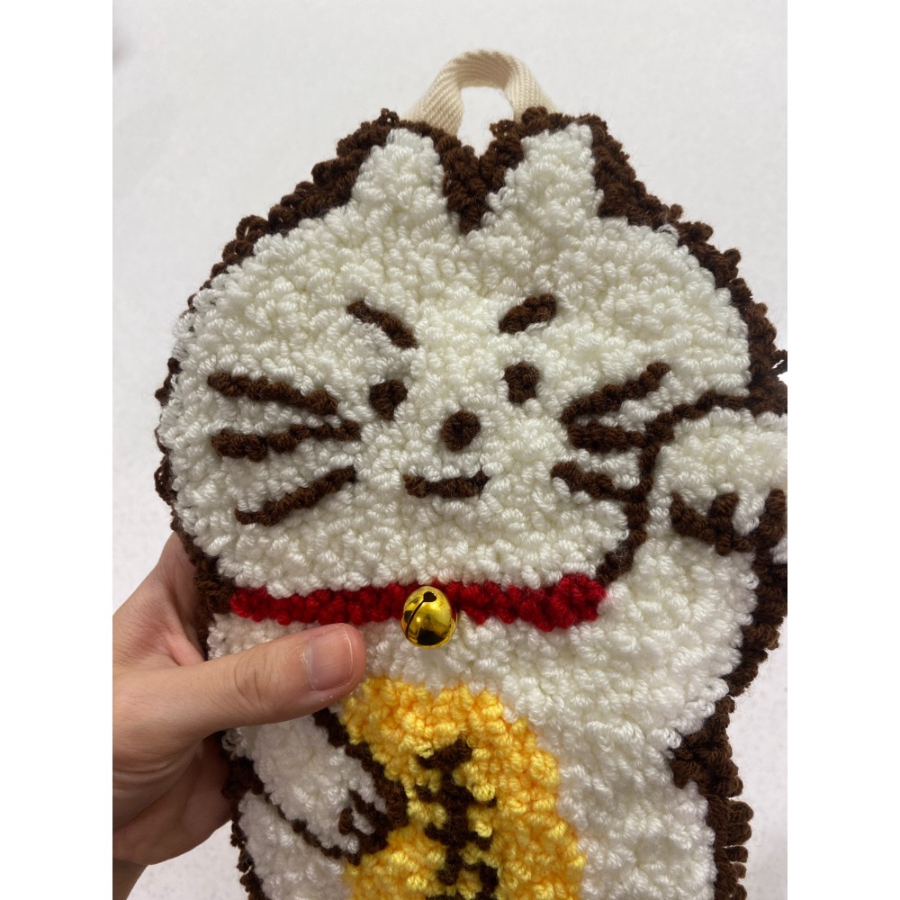預購）招財貓 康康 千萬兩 刺繡 裝飾 掛畫 吉祥物-細節圖7