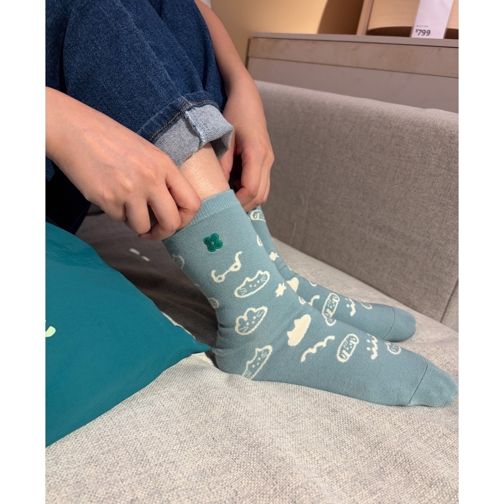飄飄雲朵 (米/藍)  iii sum+ × ChangeTone 聯名襪款 刺繡-細節圖3