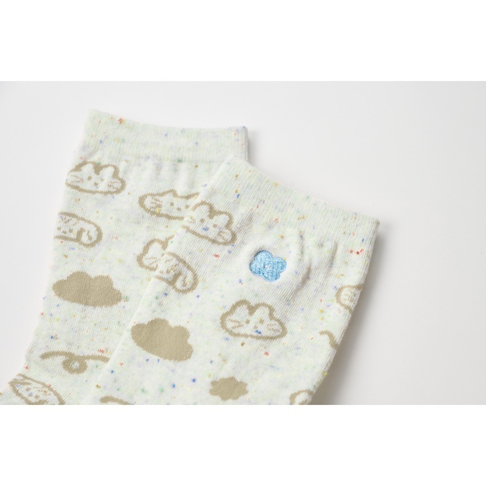 飄飄雲朵 (米/藍)  iii sum+ × ChangeTone 聯名襪款 刺繡-細節圖8