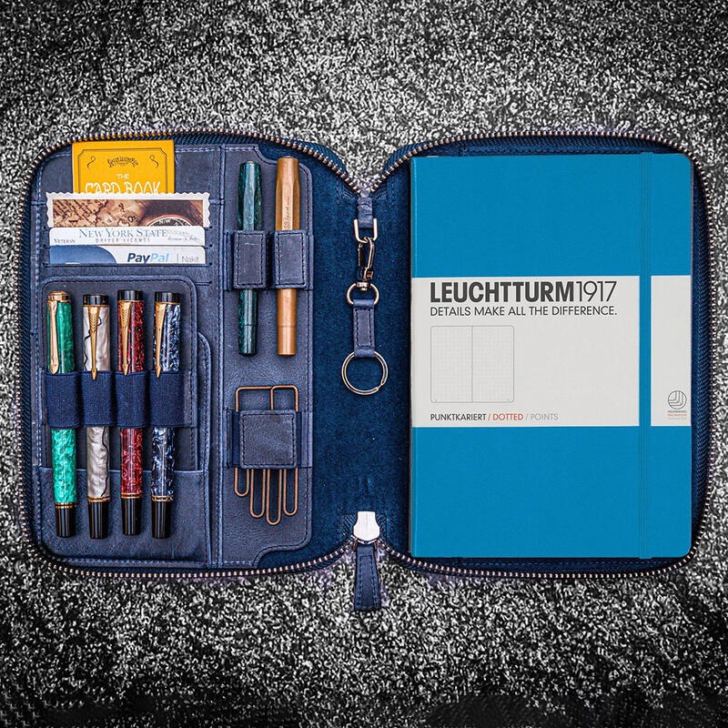 土耳其 蓋倫皮革 GALEN LEATHER 平板插槽/可分離式筆插/A5筆記本收納袋: 瘋馬皮海軍藍-細節圖2