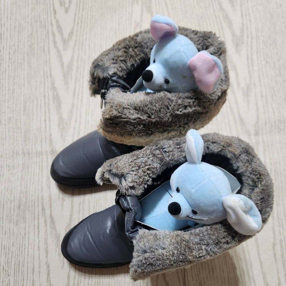 【sigmanet家庭百貨】九成五新百貨公司專櫃NIS女用中筒靴子鐵灰色,尺寸41,送兩個可愛的鞋撐-細節圖4