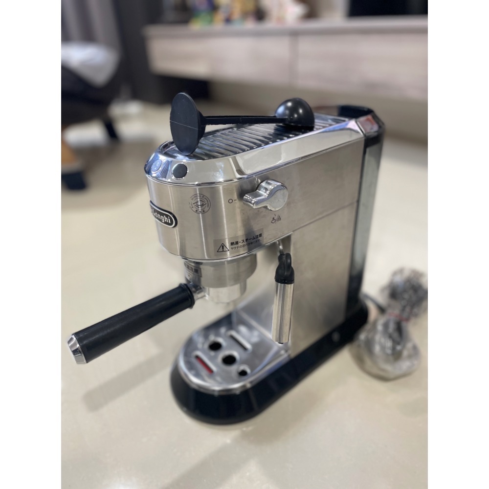 ￼DeLonghi 迪朗奇 EC680 濃縮咖啡機 奶泡 咖啡機+ 磨豆機 九成新-細節圖2