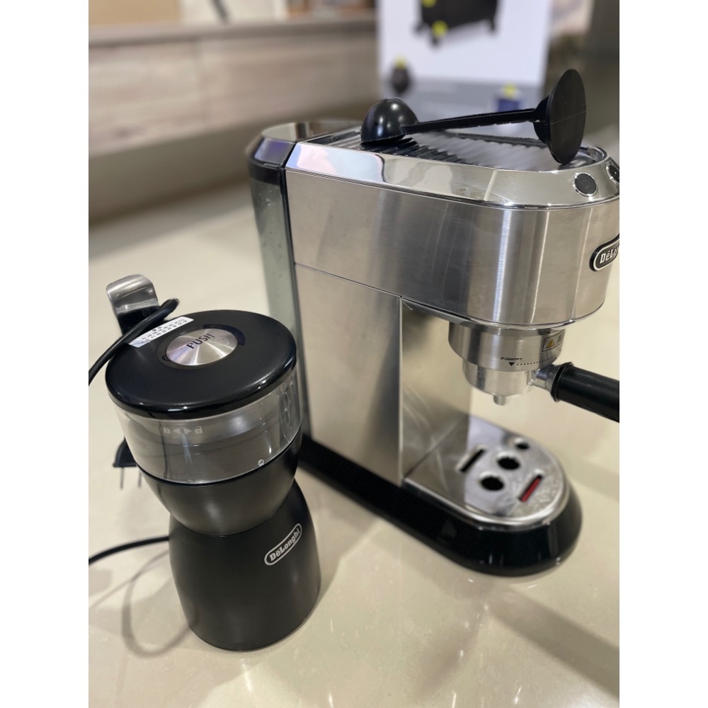 ￼DeLonghi 迪朗奇 EC680 濃縮咖啡機 奶泡 咖啡機+ 磨豆機 九成新-細節圖3