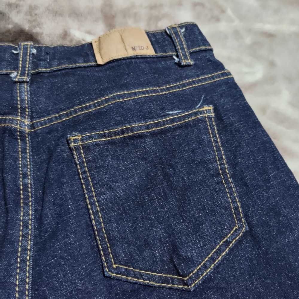 韓國買回 NEED J 牛仔褲 下擺抽鬚 L 厚磅 挺版 588-細節圖5
