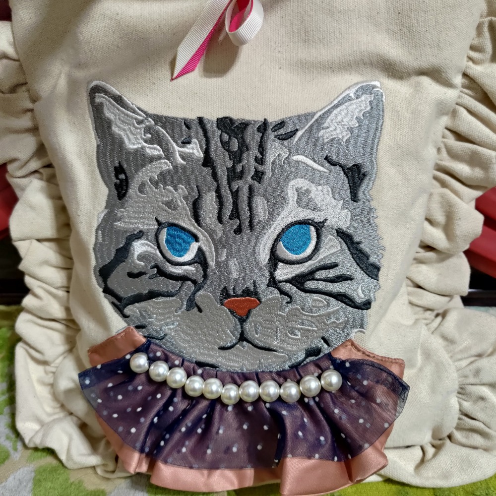 日本 MISFITS 可愛貓咪款 刺繡 荷葉滾邊 肩背包 手提包 800-細節圖2