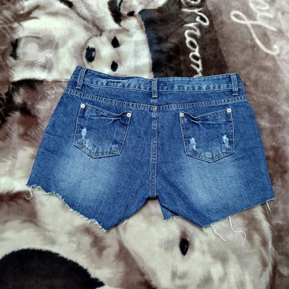 正韓 TONY DENIM 鉚釘 鑽珠 繡花 牛仔短褲 XL 488-細節圖2