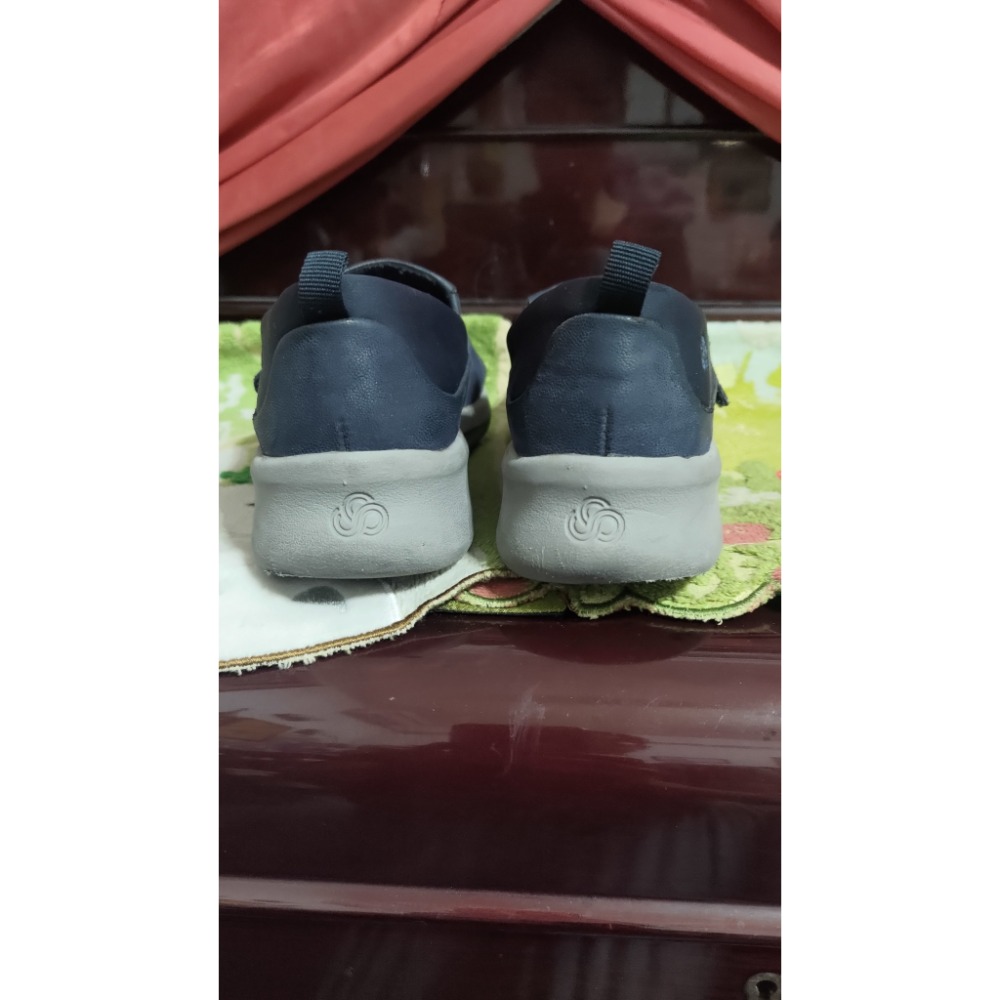Clarks 包鞋 魔鬼氈 休閒鞋 福樂鞋 海軍藍 us7.5 CN235 EU38 500-細節圖3
