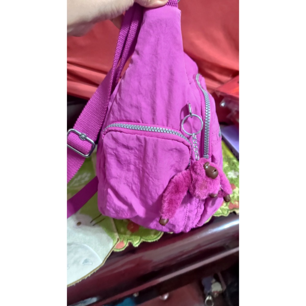 Kipling尼龍拉鍊 大容量 斜 肩 背包 FILA 三色漸層 手提包 刺繡logo-細節圖6