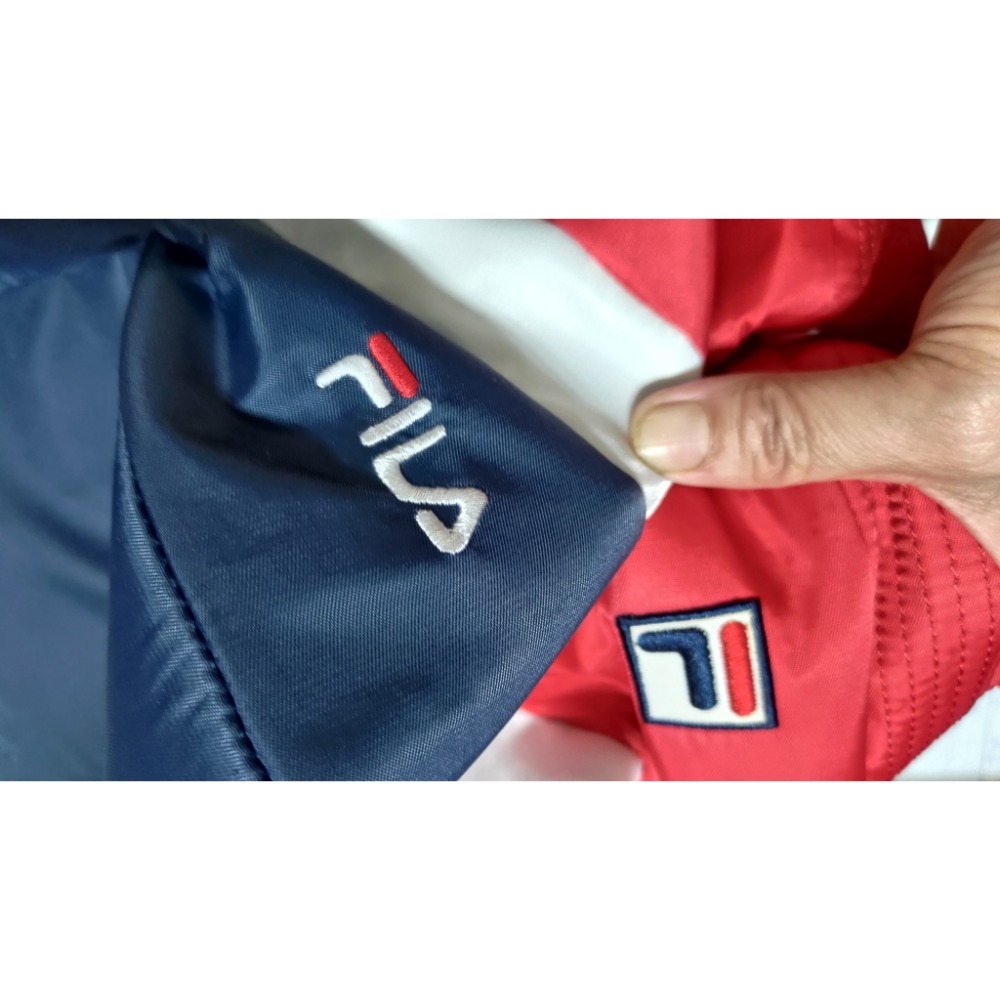 Kipling尼龍拉鍊 大容量 斜 肩 背包 FILA 三色漸層 手提包 刺繡logo-細節圖9