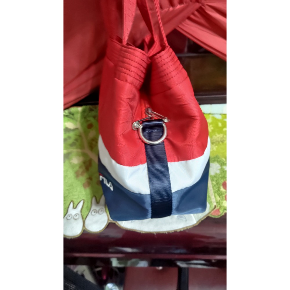 Kipling尼龍拉鍊 大容量 斜 肩 背包 FILA 三色漸層 手提包 刺繡logo-細節圖11