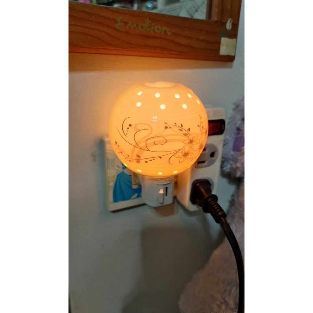 二手三麗鷗 液體空瓶 美樂蒂  KINYO 陶瓷小夜燈 可搭精油 魚型手工零錢包 手工毛線鑰匙圈 零錢包-細節圖9