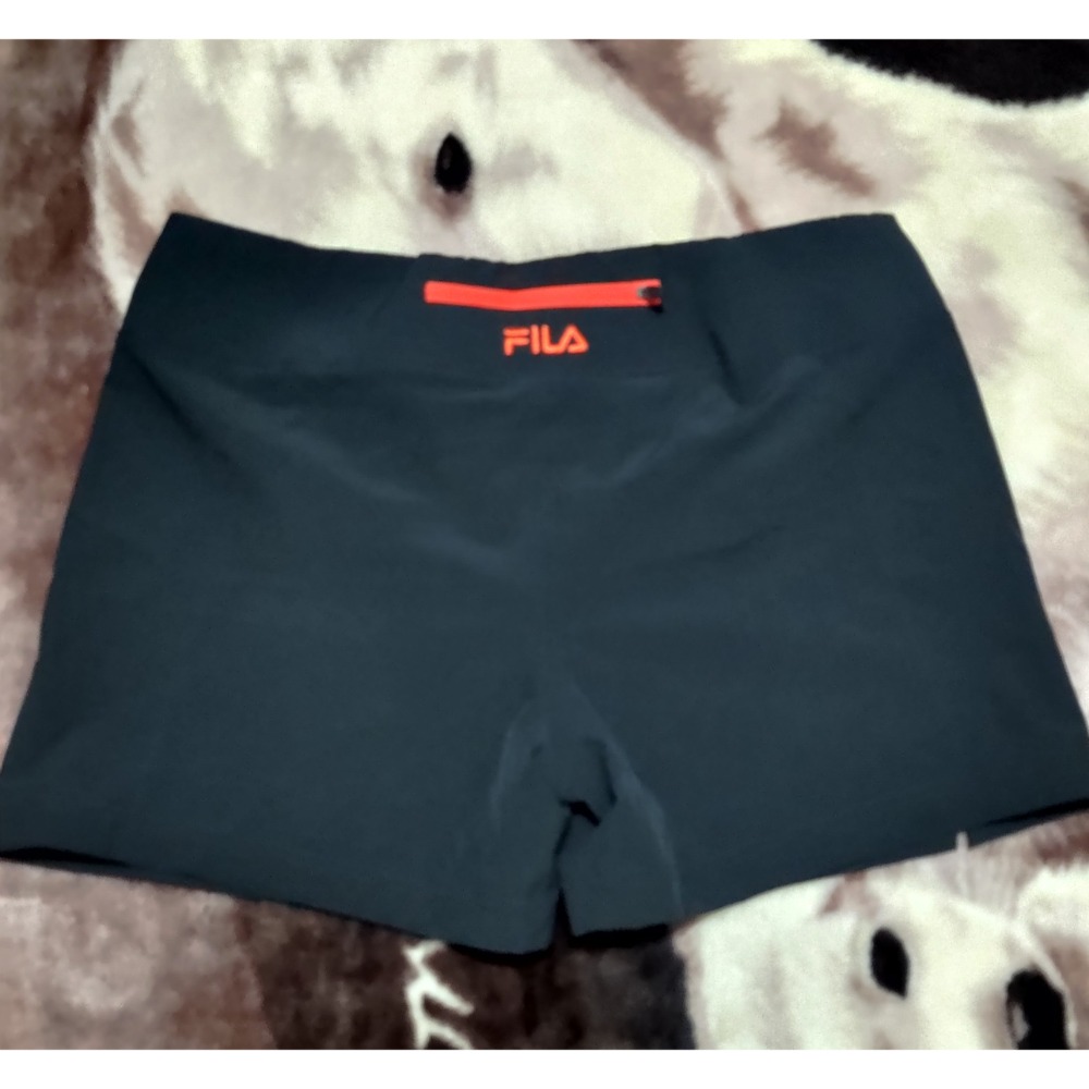 二手 izzue褲裙 M FILA 短褲 運動 M 刺繡logo-細節圖2