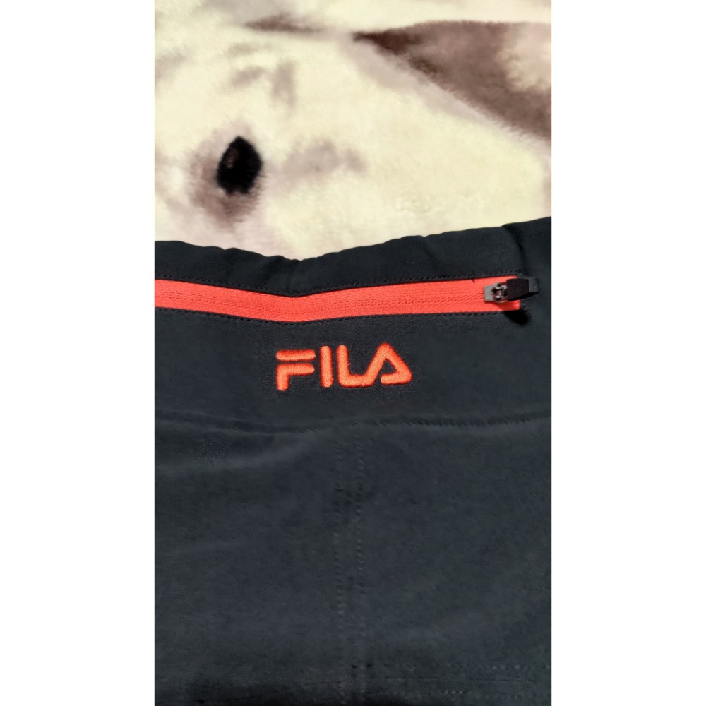 二手 izzue褲裙 M FILA 短褲 運動 M 刺繡logo-細節圖3