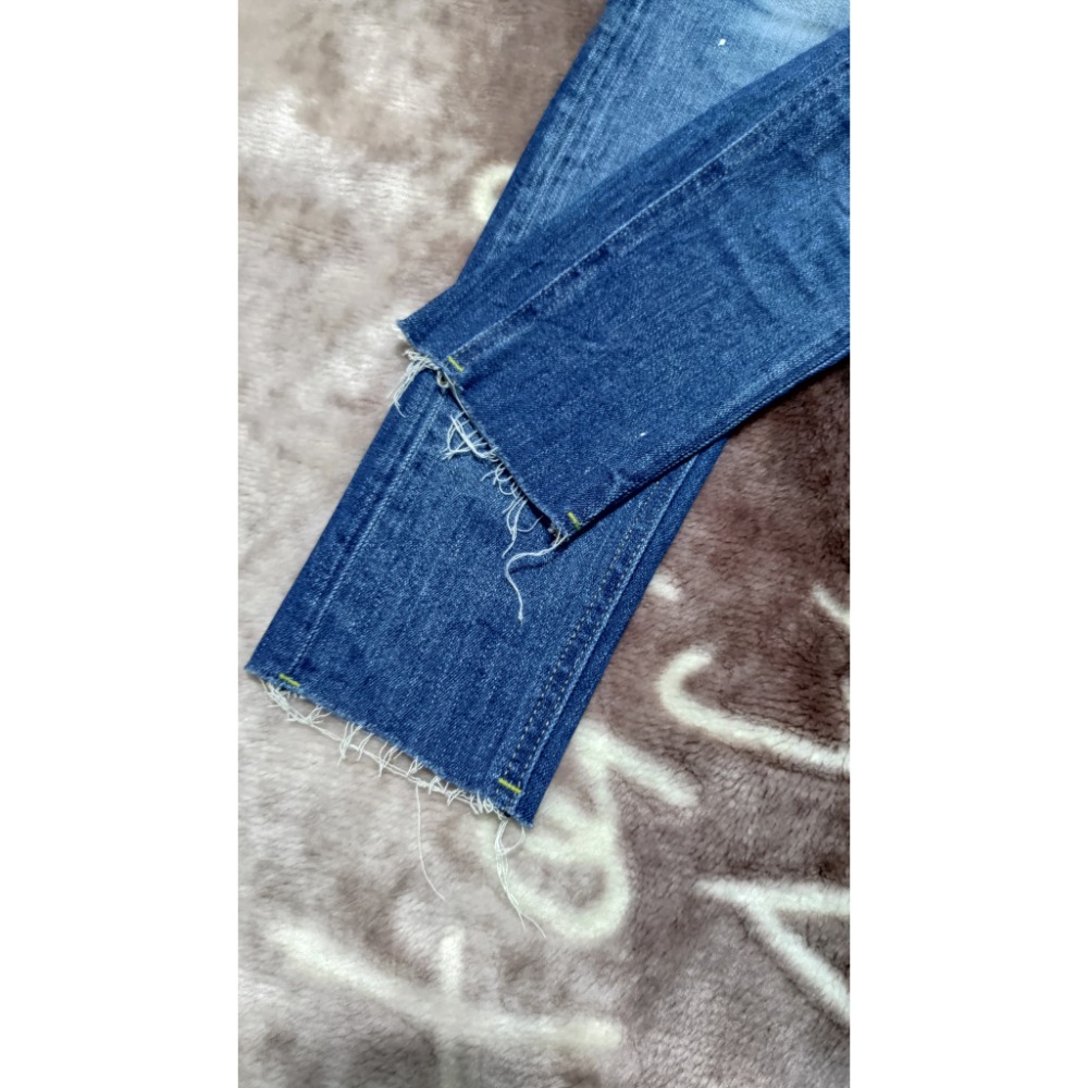 二手 正韓 HowLuk 彈性 牛仔褲 M Rodis denim 真皮粉色logo 彈性 牛仔褲M-細節圖3