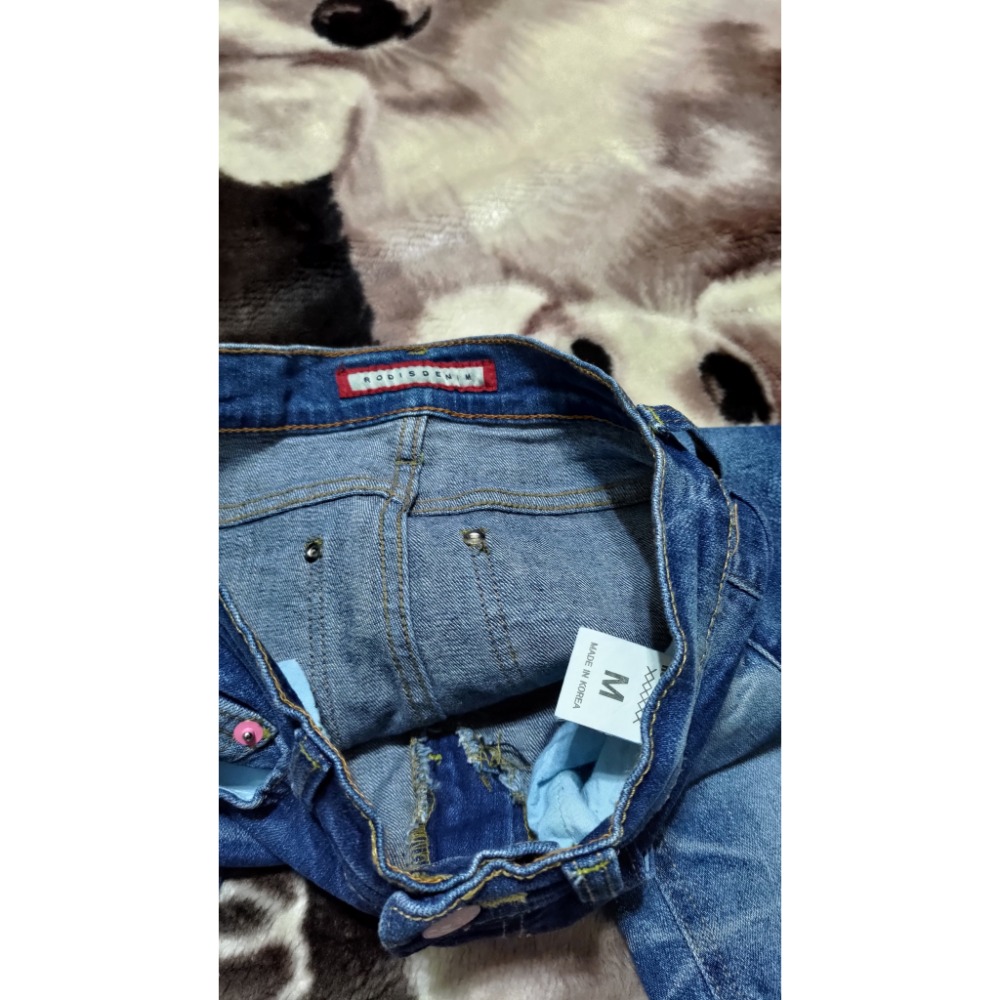 二手 正韓 HowLuk 彈性 牛仔褲 M Rodis denim 真皮粉色logo 彈性 牛仔褲M-細節圖5