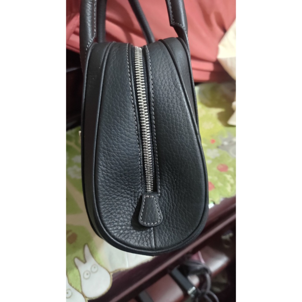 LOEWE 羅威 黑色 皮革 手提包-細節圖4