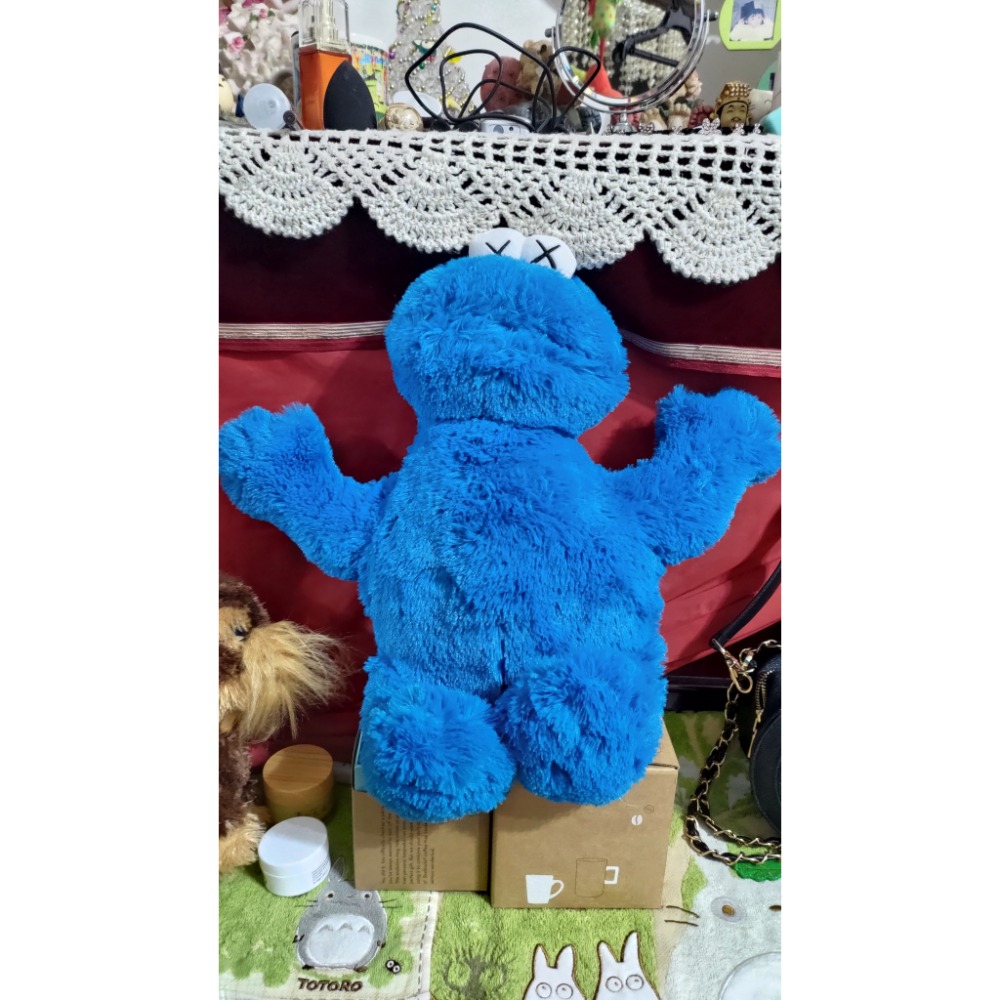 KAWS×Sesame Street×UNIQLO  Elmo紅絨毛娃娃 餅乾獸 黃臉伯特 橘臉厄尼 維尼蜜蜂背-細節圖2