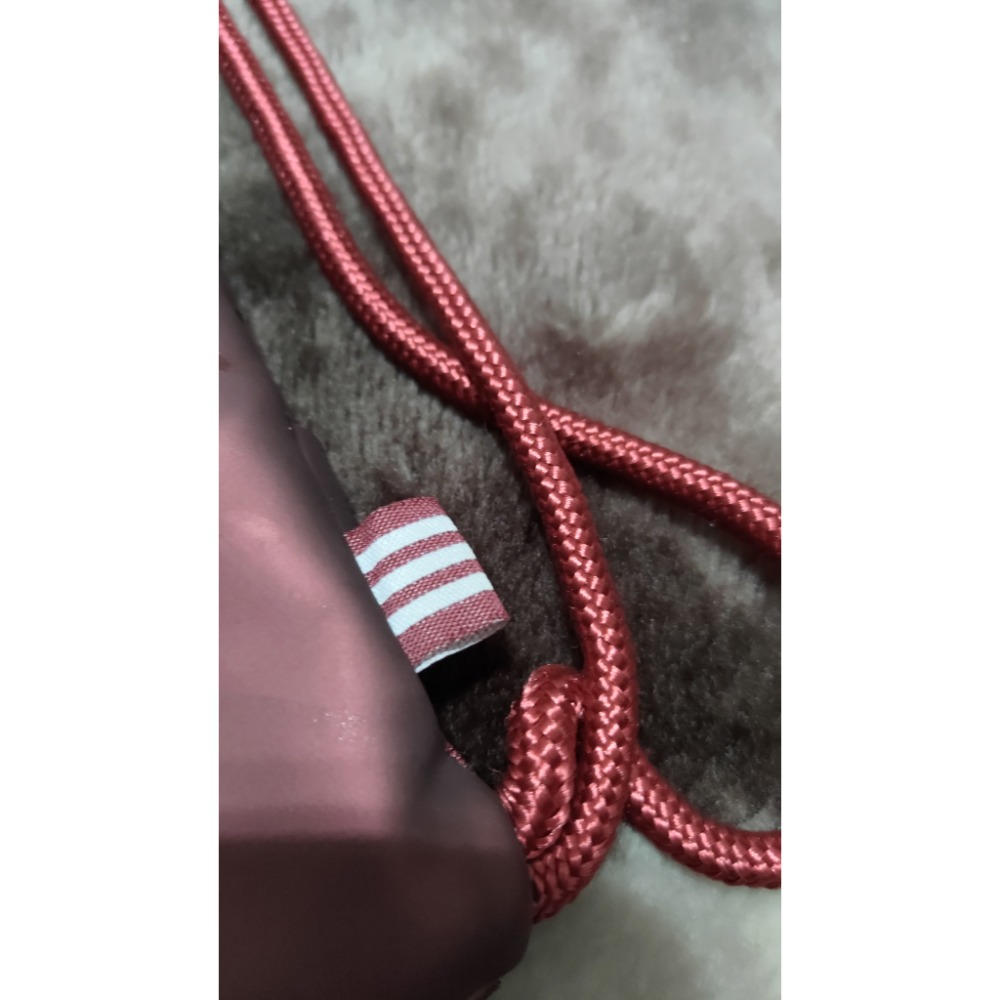 二手 Adidas三宅一生聯名款 菱格束口袋 酒紅色-細節圖5