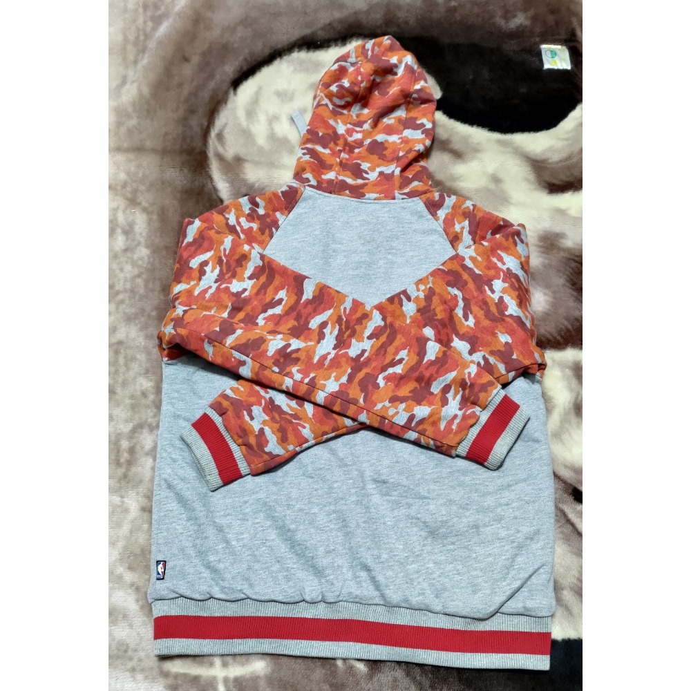 二手 MLB厚磅連帽刺繡logo外套L lativ連帽極輕玩色羽絨外套 L  男款-細節圖6