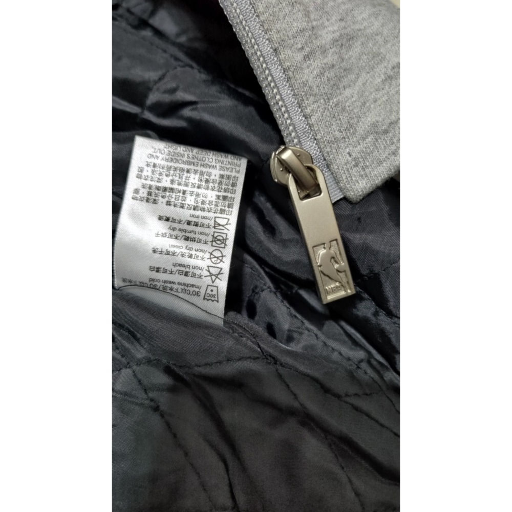 二手 MLB厚磅連帽刺繡logo外套L lativ連帽極輕玩色羽絨外套 L  男款-細節圖11