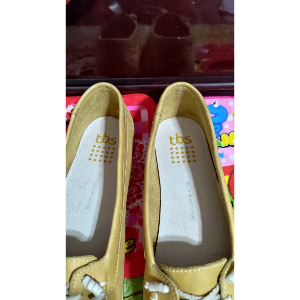 二手TBS 葡萄牙製 皮革 娃娃鞋 皮革鞋墊 平底鞋側面有標誌 背面有20點標誌 38號-細節圖2