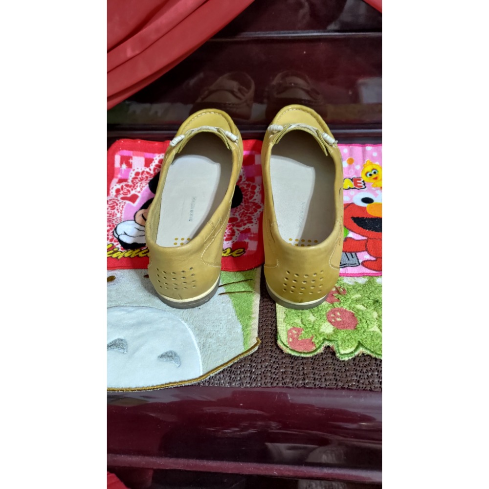 二手TBS 葡萄牙製 皮革 娃娃鞋 皮革鞋墊 平底鞋側面有標誌 背面有20點標誌 38號-細節圖3