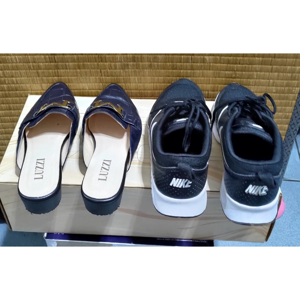 二手 LUZZI 真皮尖頭穆勒鞋24號 Nike 黑白 網布 慢跑鞋24公分-細節圖2